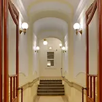 Charles Bridge Premium Residence Prag