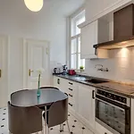 Charles Bridge Premium Residence 4* Prag