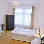 Charles Bridge Premium Residence 4*