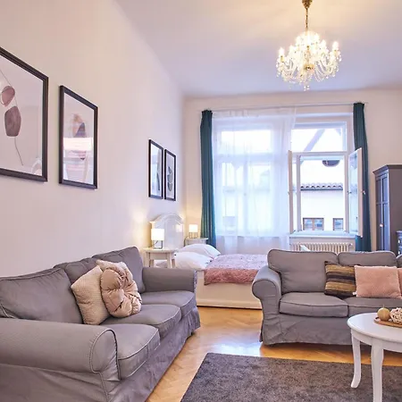 Charles Bridge Premium Aparthotel 4*