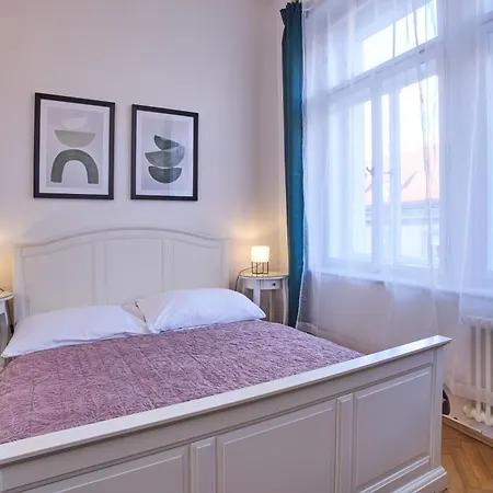 Aparthotel Charles Bridge Premium Residence Prag