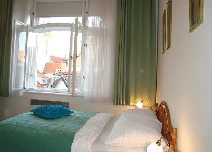 Charles Bridge Premium Aparthotel Praga