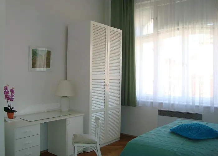 Charles Bridge Premium Aparthotel Praga