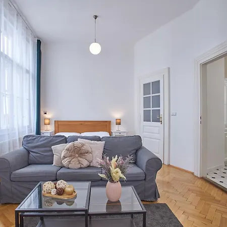 Charles Bridge Premium Apartmanhotel