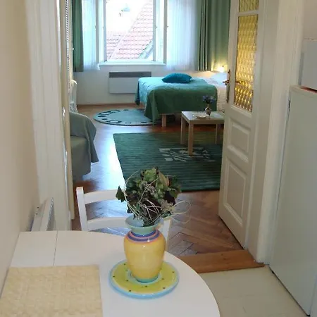 Charles Bridge Premium Residence 4*