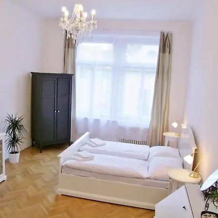 Charles Bridge Premium Residence 4*