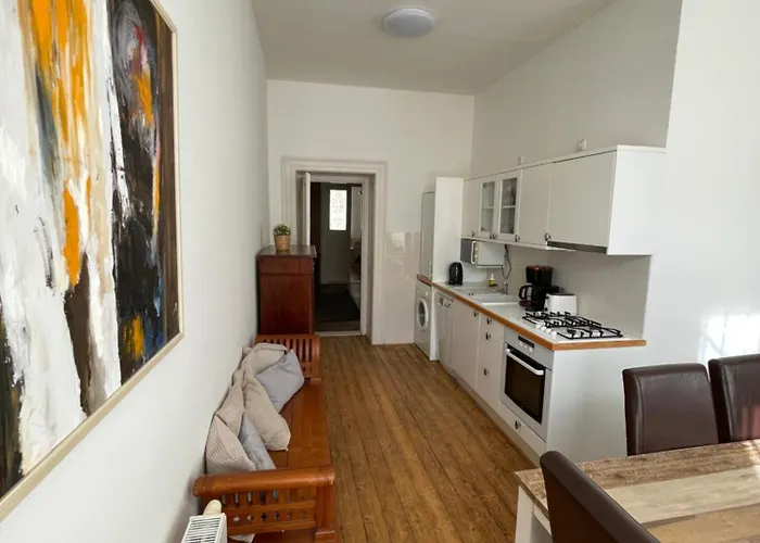 Charles Bridge Premium מלון דירות 4*