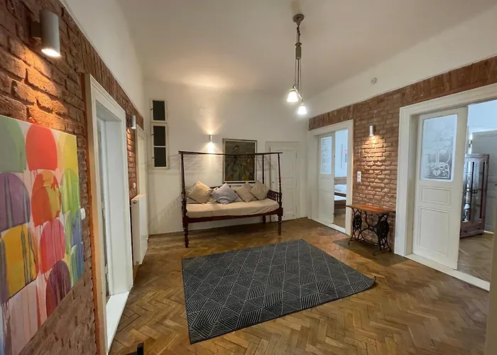 Charles Bridge Premium מלון דירות 4*