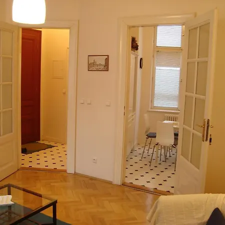 Charles Bridge Premium Residence Prag